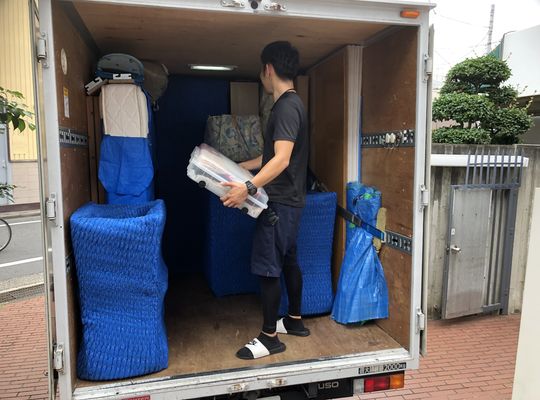 荷物積んでる