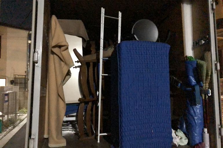 トラックの荷台